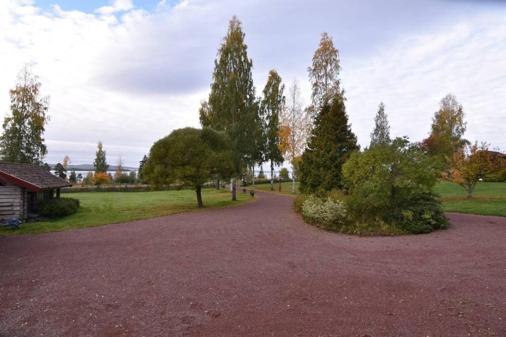 Mysigt Boende I Raettvik Med Utsikt Oever Siljan Rättvik Exterior foto