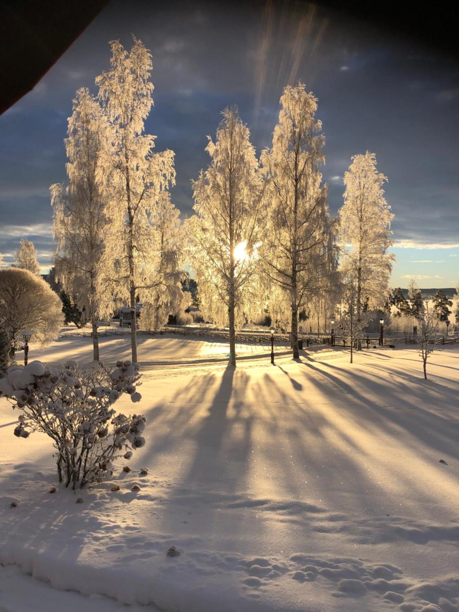 Mysigt Boende I Raettvik Med Utsikt Oever Siljan Rättvik Exterior foto