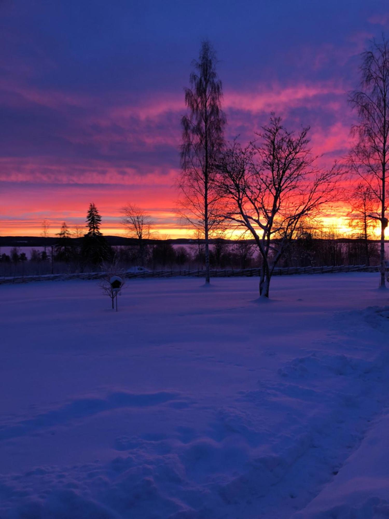 Mysigt Boende I Raettvik Med Utsikt Oever Siljan Rättvik Exterior foto