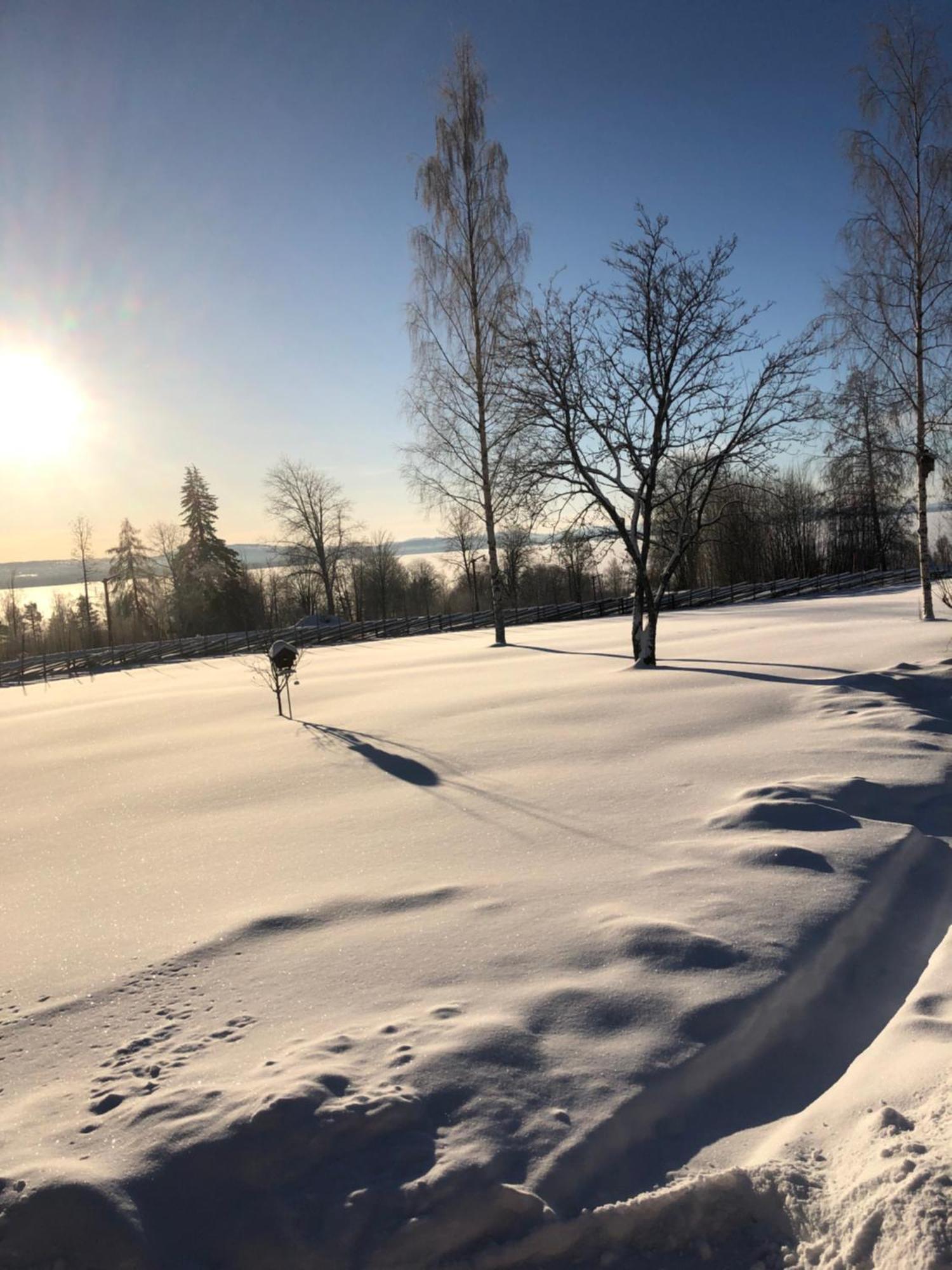 Mysigt Boende I Raettvik Med Utsikt Oever Siljan Rättvik Exterior foto