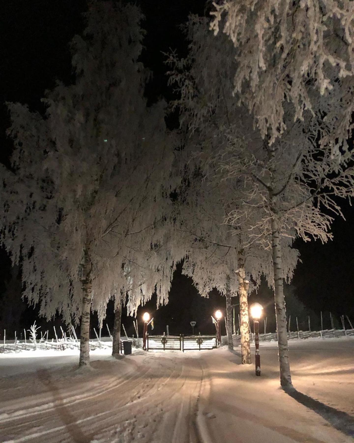 Mysigt Boende I Raettvik Med Utsikt Oever Siljan Rättvik Exterior foto